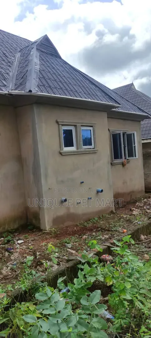 4bdrm Apartment in Auchi for sale in Auchi
