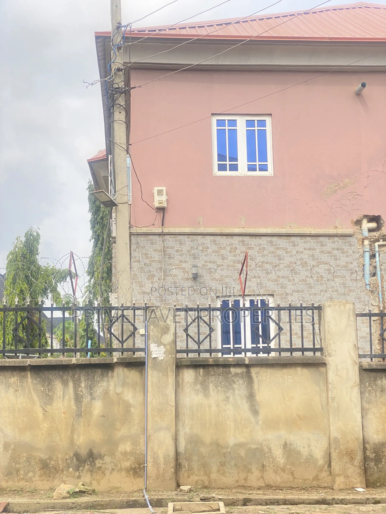 8bdrm Apartment in Kubwa for sale in Kubwa
