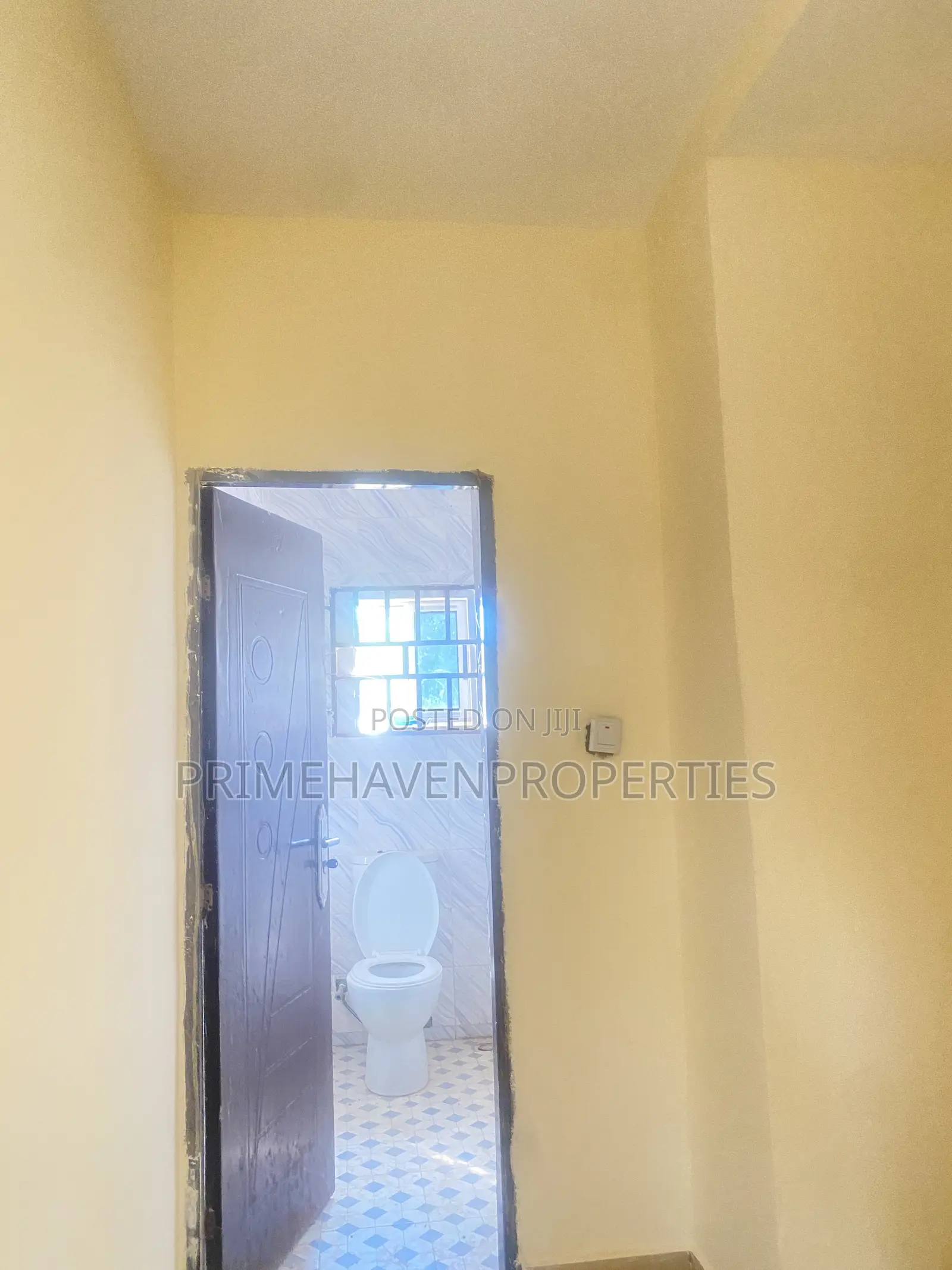 8bdrm Apartment in Kubwa for sale in Kubwa