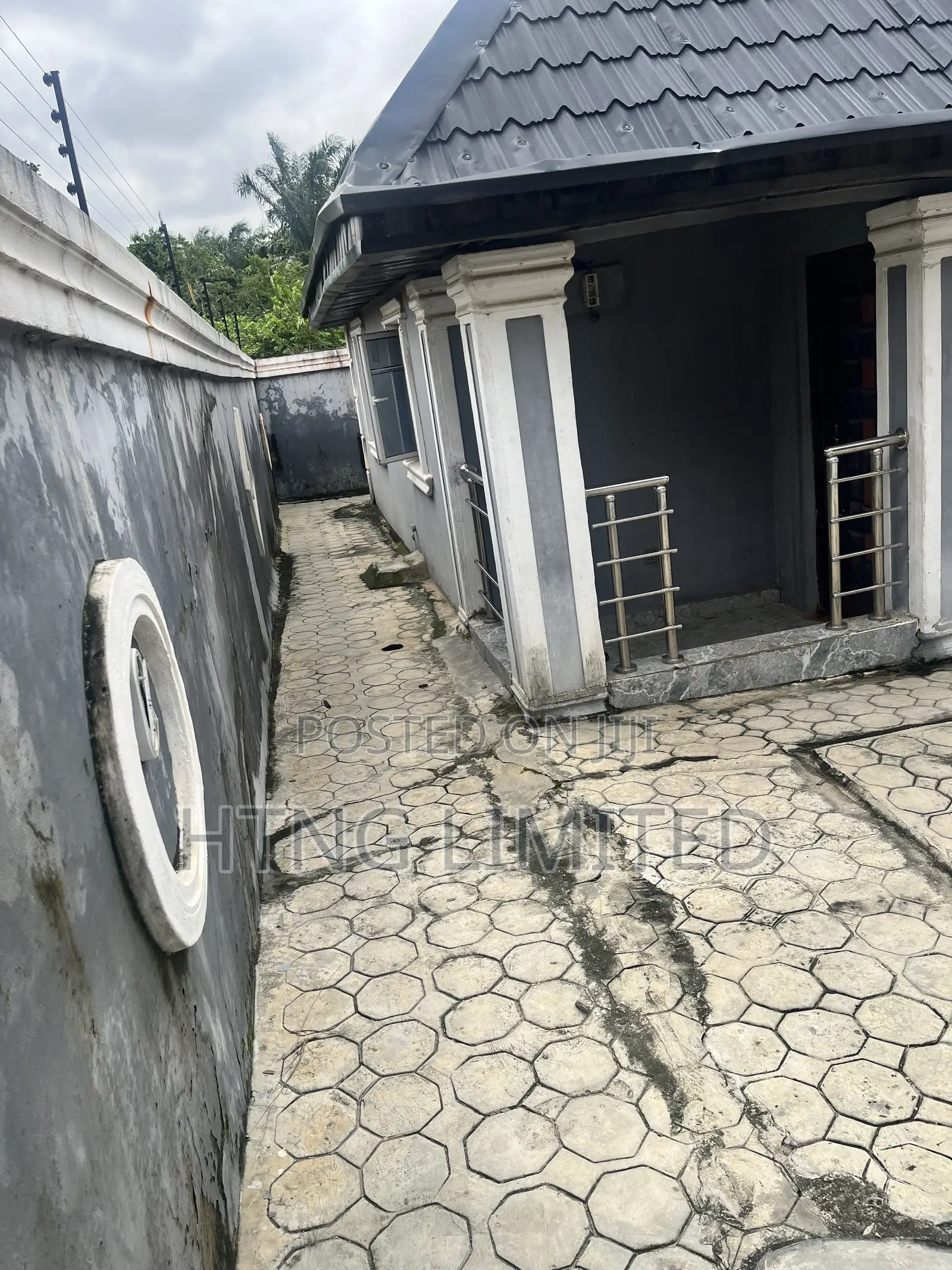 4bdrm Block of Flats in Wagbare, Igbogbo for sale in Igbogbo