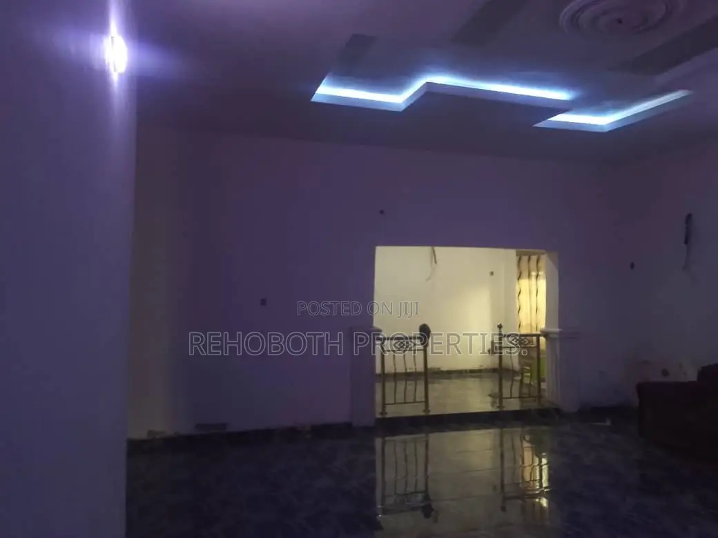 5bdrm Bungalow in Akoto Elebu, Akala Express for sale in Akala Express