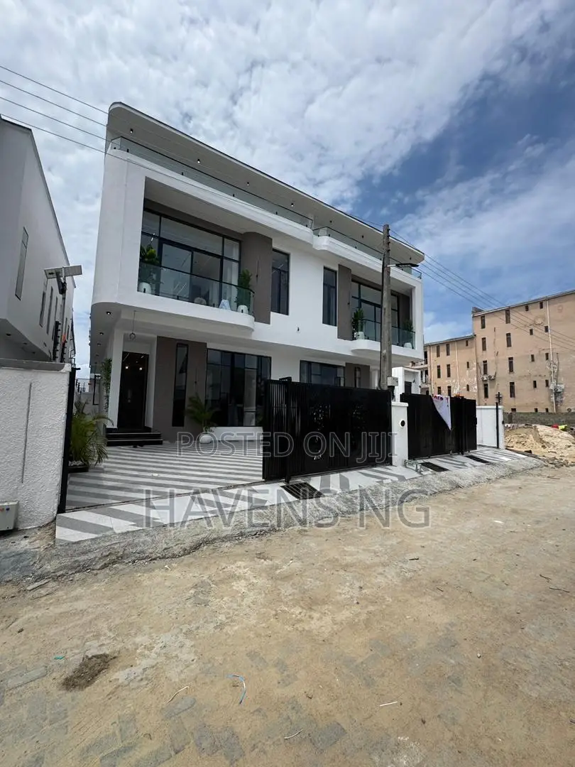 4bdrm Duplex in Ikota for sale in Ikota