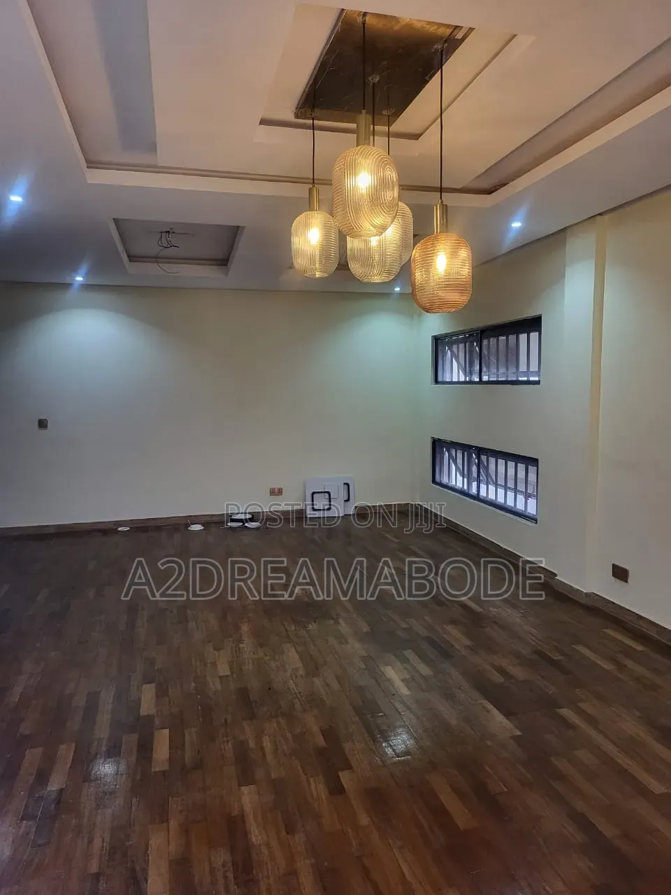 5bdrm Duplex in Maryland, Mende for rent in Mende