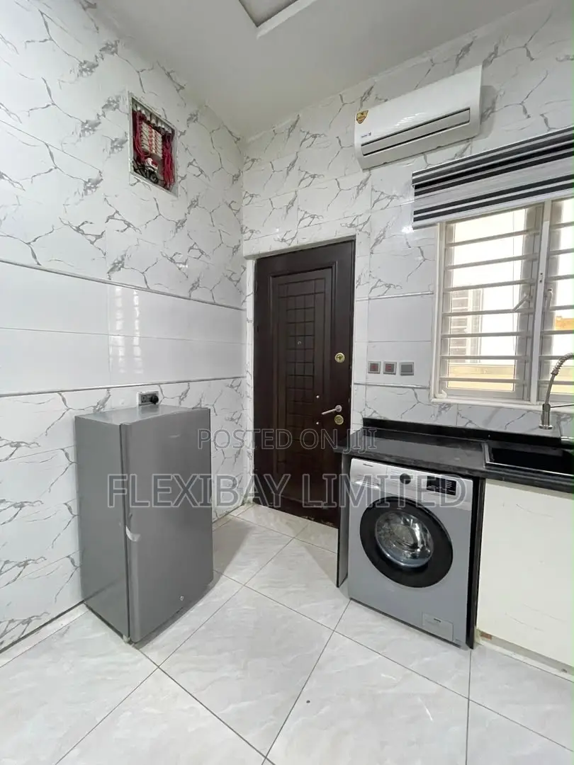 4bdrm Duplex in Ikota for rent in Ikota