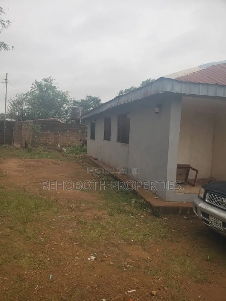 3bdrm Bungalow in Bola, Akala Express for sale in Akala Express