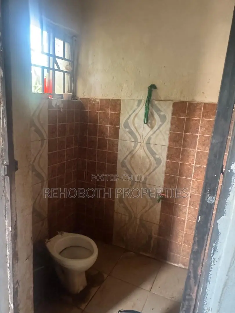 3bdrm Bungalow in Bola, Akala Express for sale in Akala Express