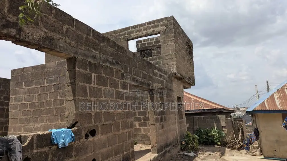 4bdrm Duplex in Abeese Elebu, Akala Express for sale in Akala Express