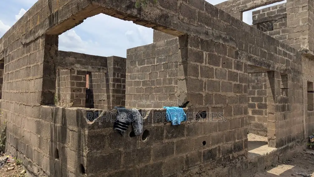 4bdrm Duplex in Abeese Elebu, Akala Express for sale in Akala Express
