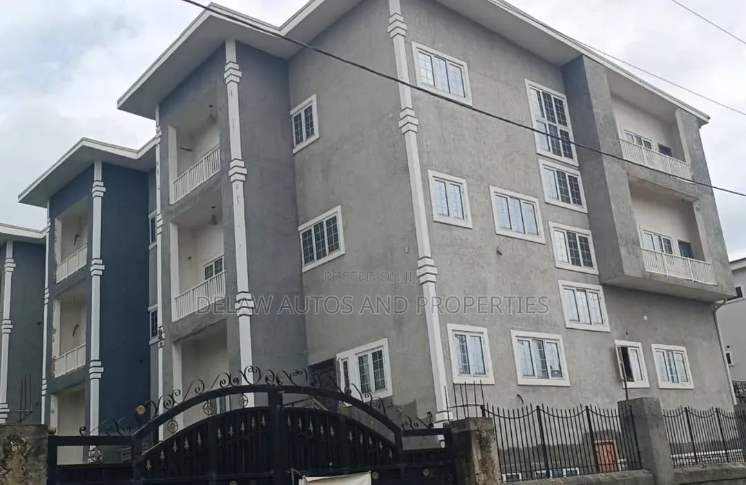 20bdrm Townhouse/Terrace in Buyer Names It, Mabushi for sale in Mabushi