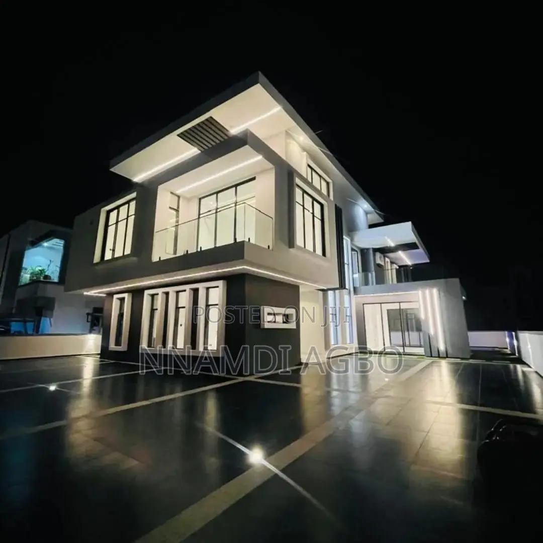 5bdrm Duplex in Lafiaji for sale in Lafiaji
