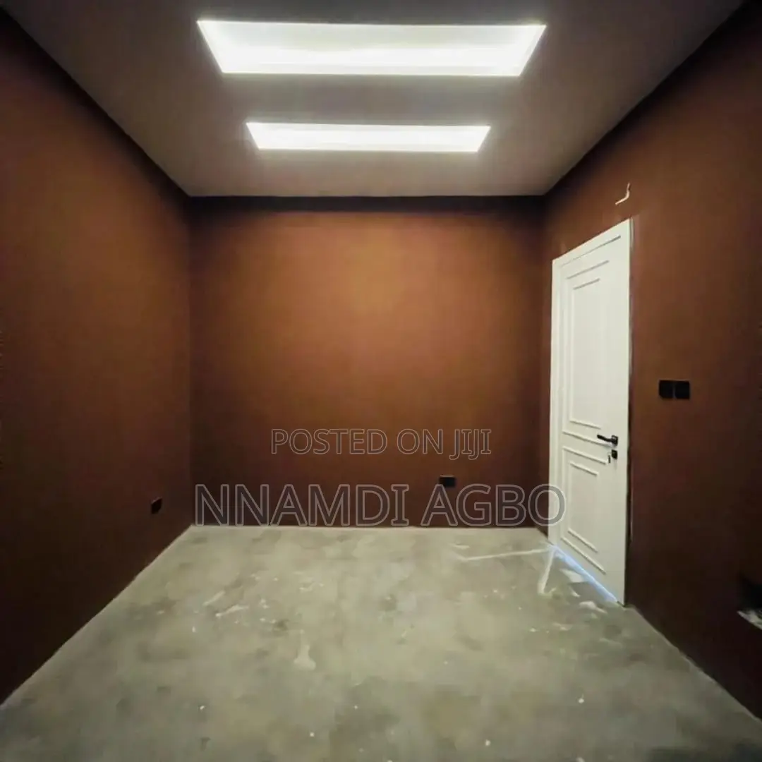5bdrm Duplex in Lafiaji for sale in Lafiaji