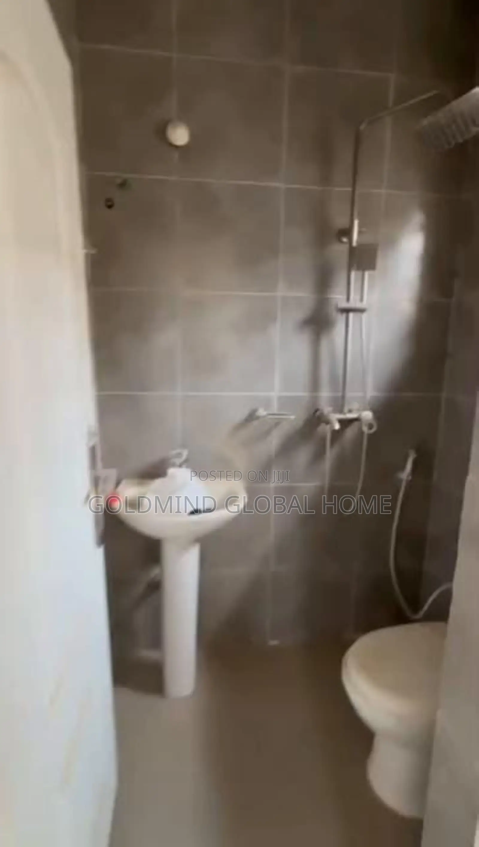 5bdrm Duplex in Lugbe District. for sale in Sabon Lugbe