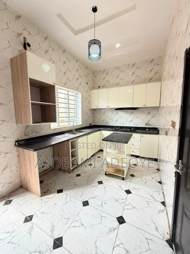 Mini Flat in Thomas Estate for rent in Thomas Estate