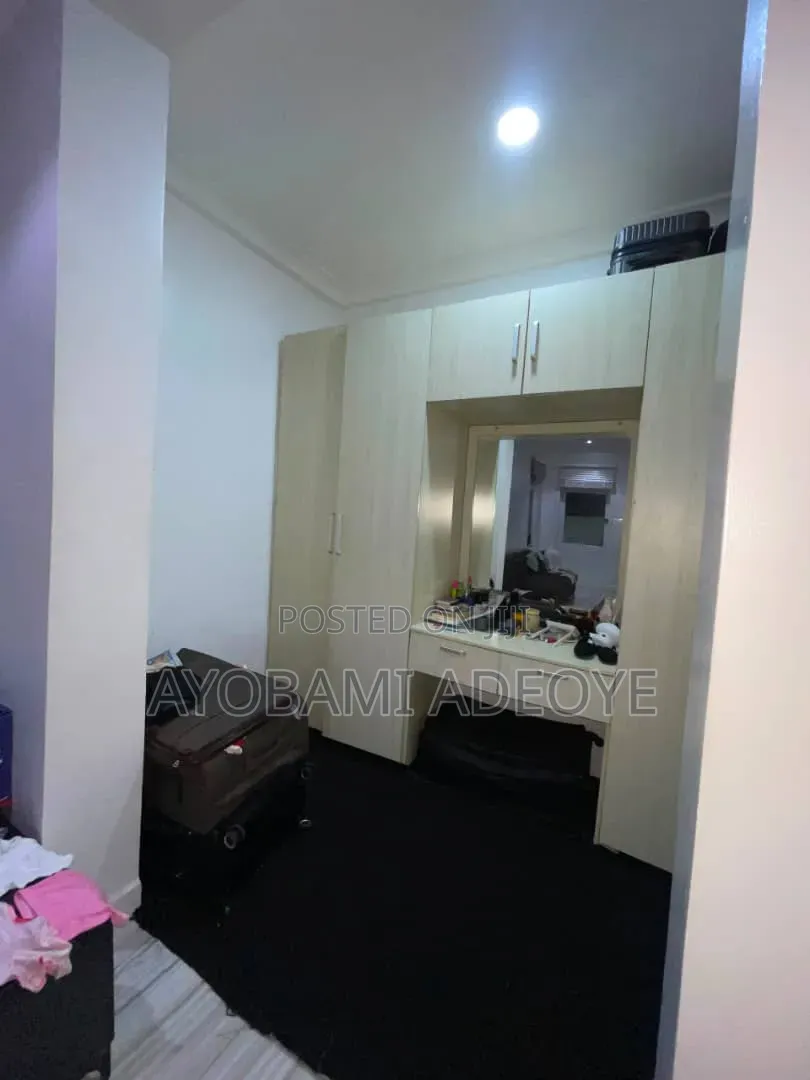 Mini Flat in Treasure Court 1, Chevron for rent in Chevron