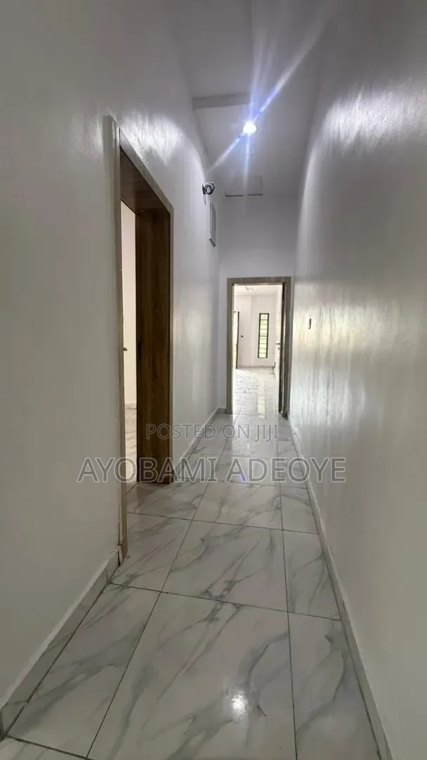 Studio Apartment in Oba Musa, Agungi for rent in Agungi