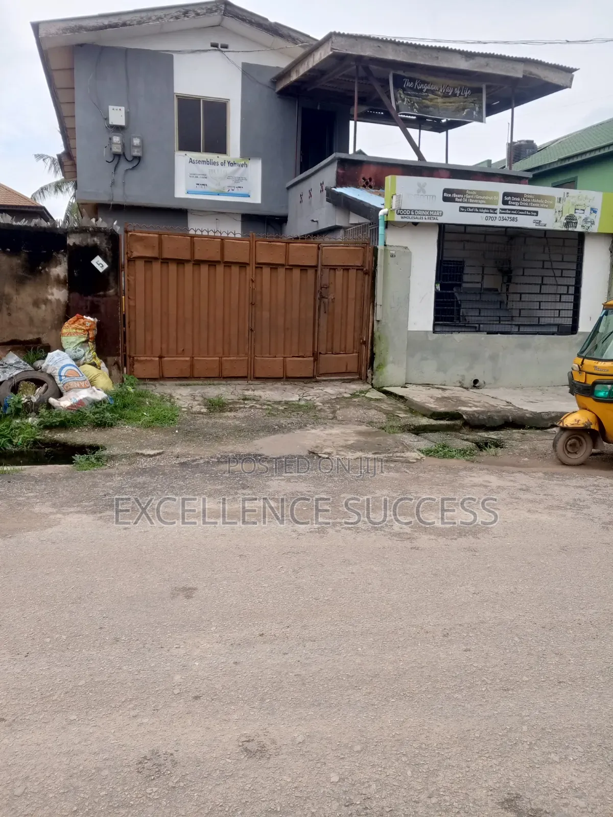 4bdrm Block of Flats in Council Idimu for sale in Council
