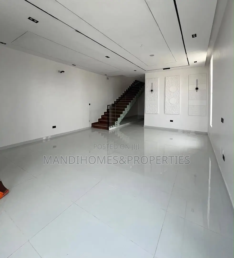4bdrm Duplex in Ajah for sale in Ajah