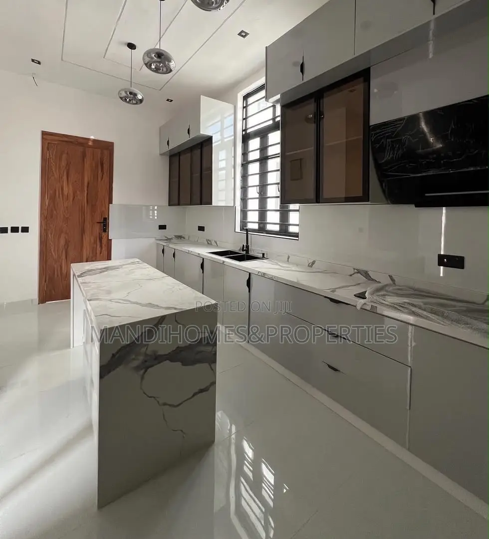 4bdrm Duplex in Ajah for sale in Ajah