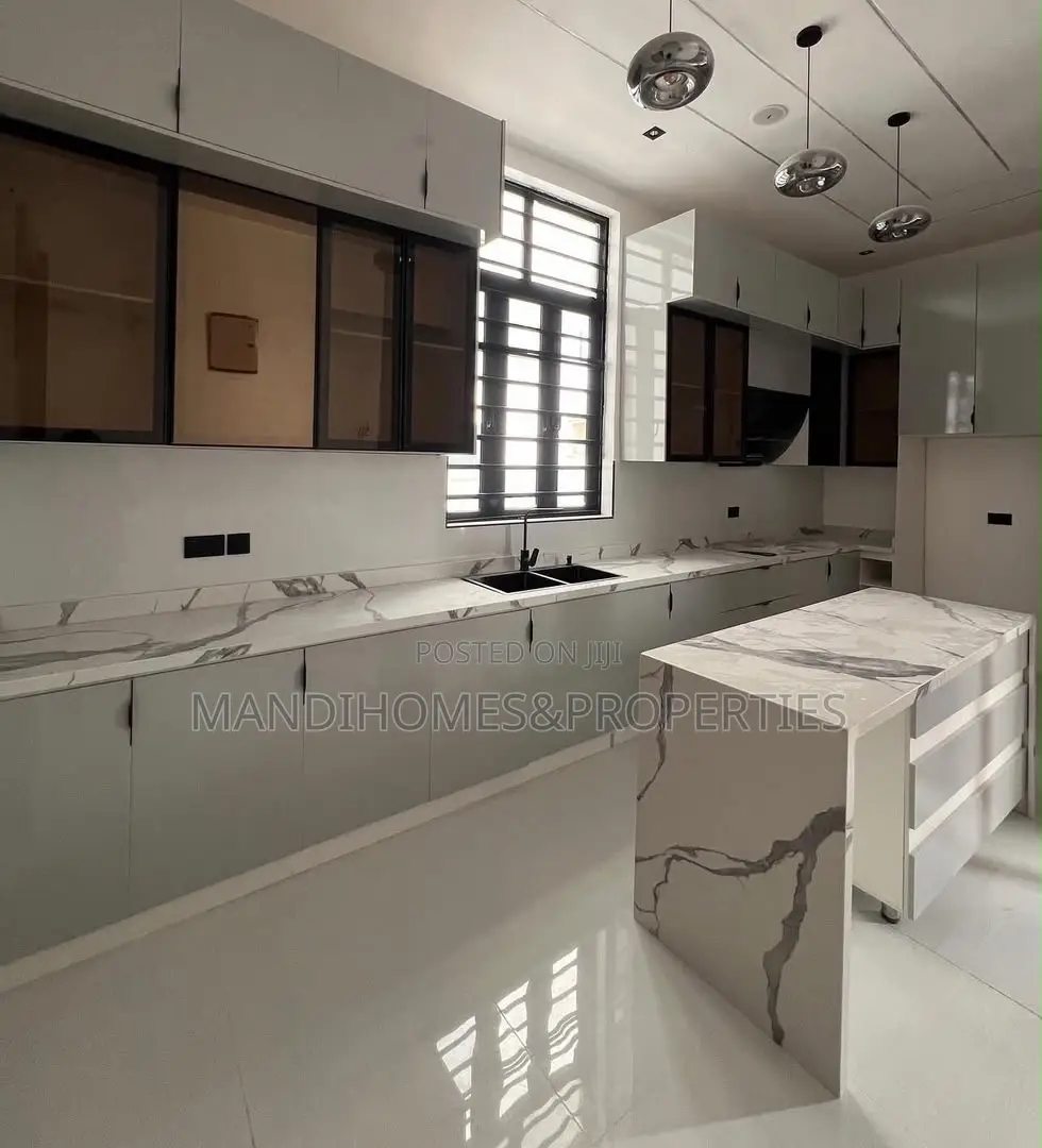 4bdrm Duplex in Ajah for sale in Ajah