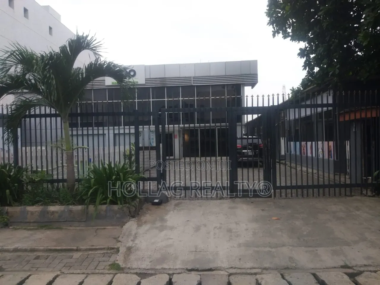 High End Deluxe Commercial Property on 3232 SQMTS at VI in Karimu Kotun
