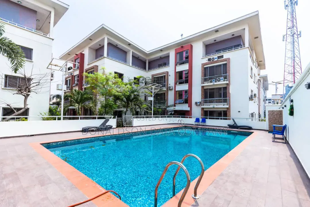 17 Big Suit Rooms Functional Hotel in Oke-Afa