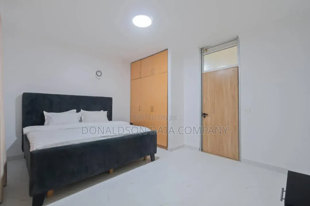 17 Big Suit Rooms Functional Hotel in Oke-Afa