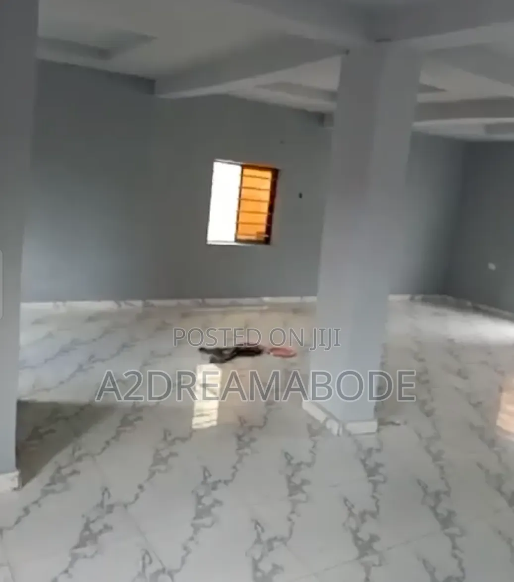 Nicely Built Office Space in Alagomeji