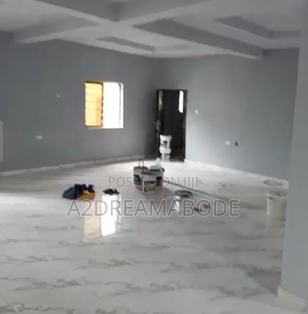 Nicely Built Office Space in Alagomeji