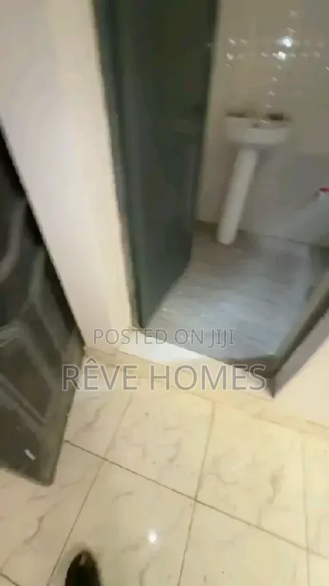 Mini Flat in CHallenge / Mushin for rent in CHallenge / Mushin