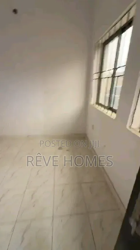 Mini Flat in CHallenge / Mushin for rent in CHallenge / Mushin