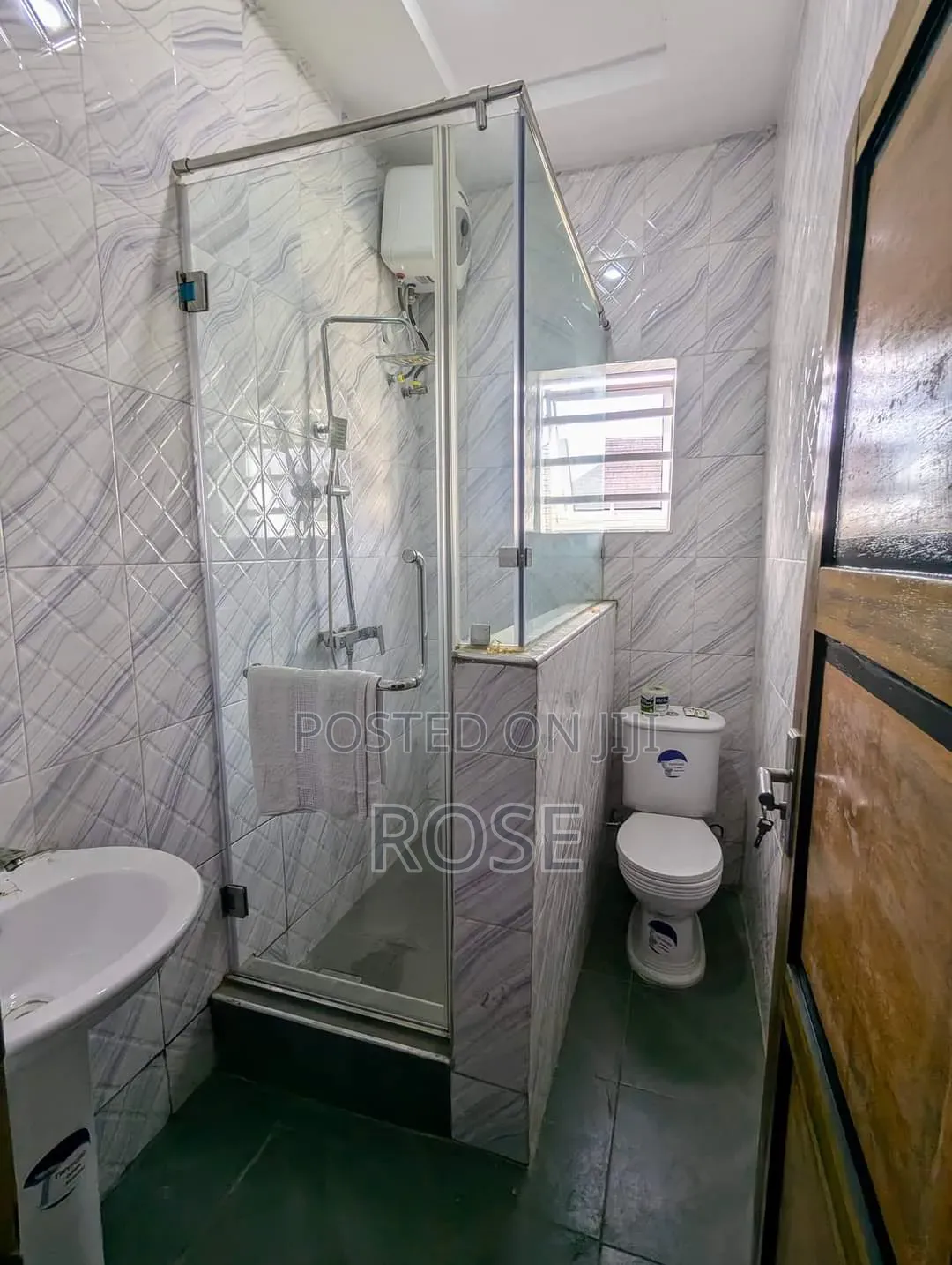 Furnished 3bdrm Room & Parlour in Shelter Afrique, Uyo for rent in Uyo