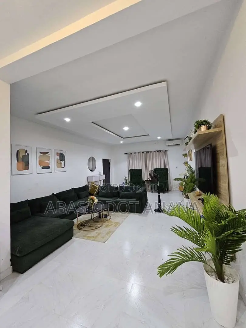 3bdrm Apartment in Main Shelter, Uyo for rent in Uyo