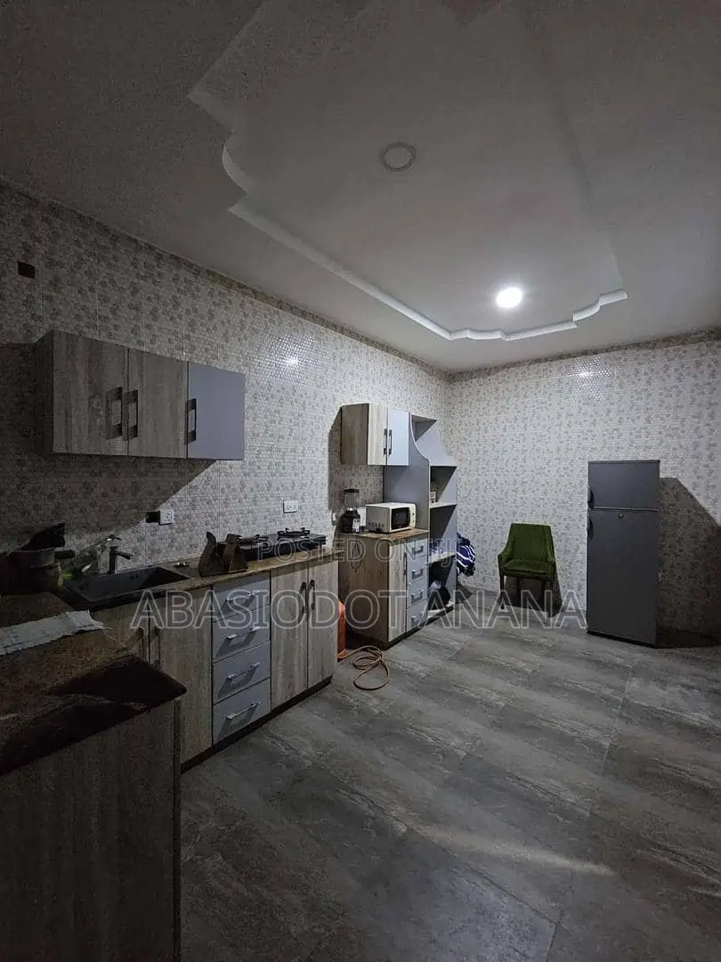 3bdrm Apartment in Main Shelter, Uyo for rent in Uyo