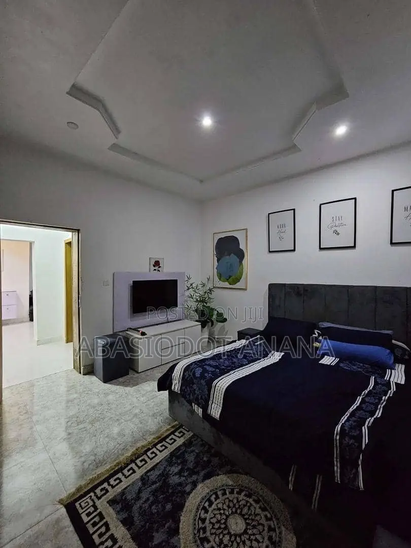 3bdrm Apartment in Main Shelter, Uyo for rent in Uyo