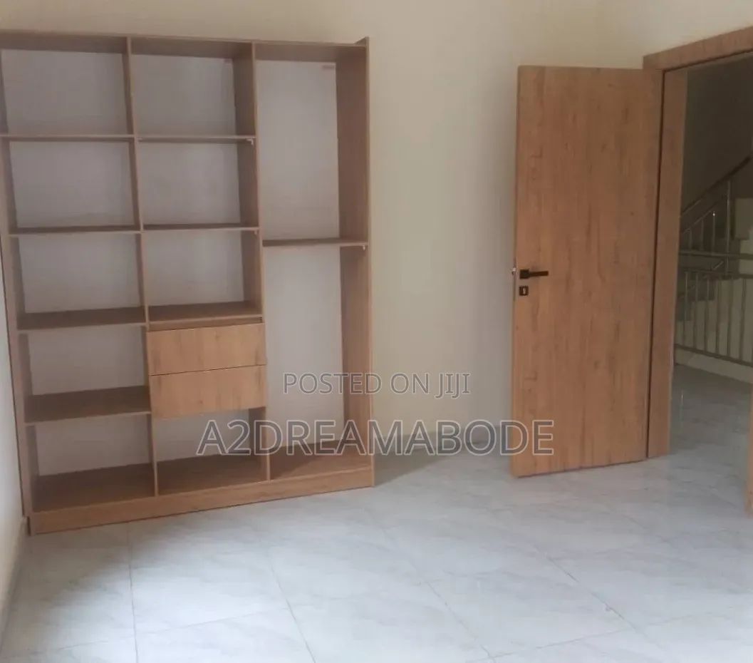 4bdrm Duplex in Ikeja, Adeniyi Jones for rent in Adeniyi Jones
