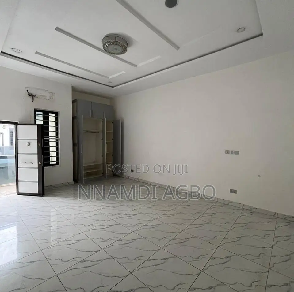 4bdrm Duplex in Lafiaji for rent in Lafiaji