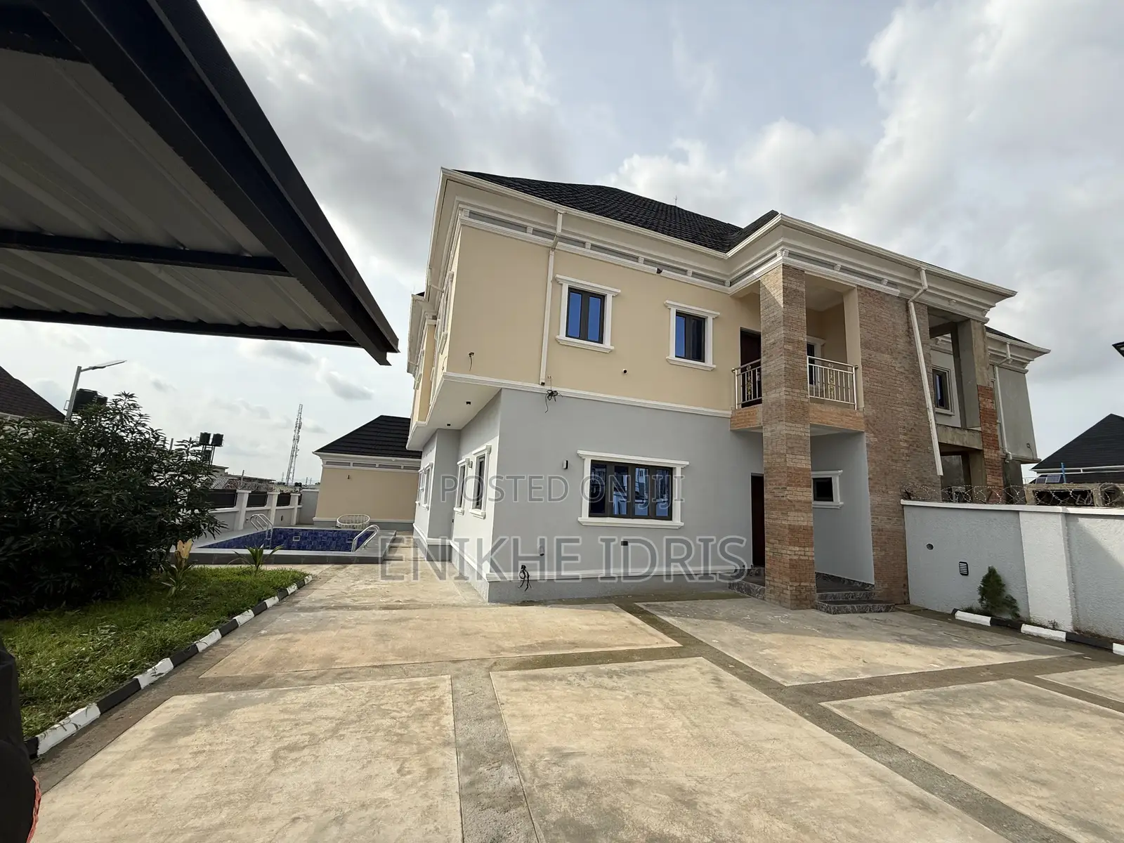 5bdrm Duplex in Coon Estate, Lugbe District for sale in Lugbe District