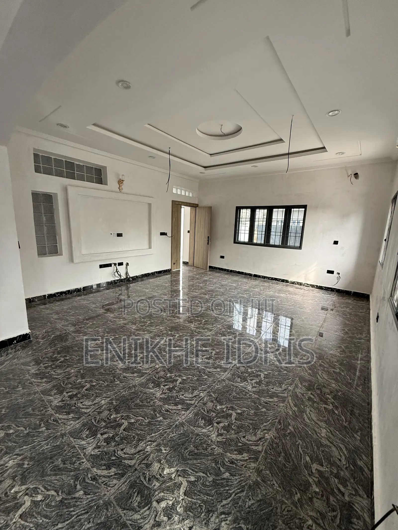 5bdrm Duplex in Coon Estate, Lugbe District for sale in Lugbe District