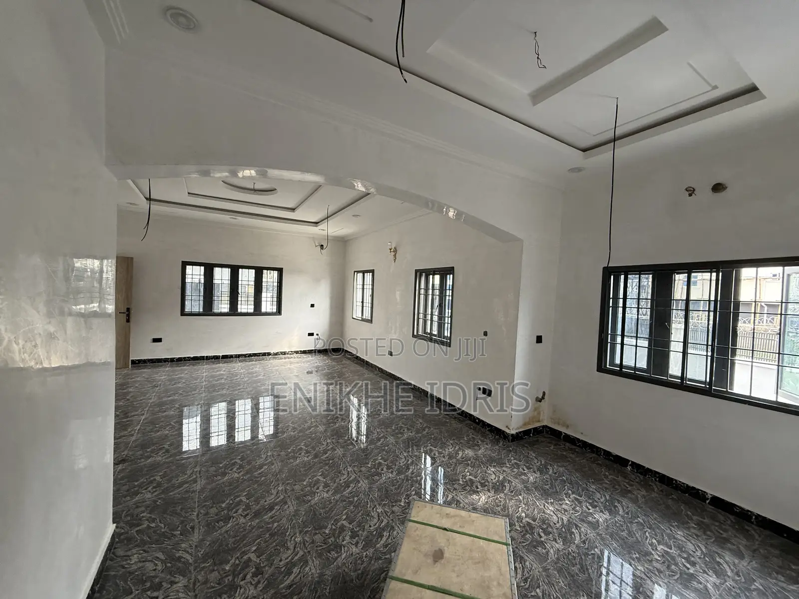 5bdrm Duplex in Coon Estate, Lugbe District for sale in Lugbe District