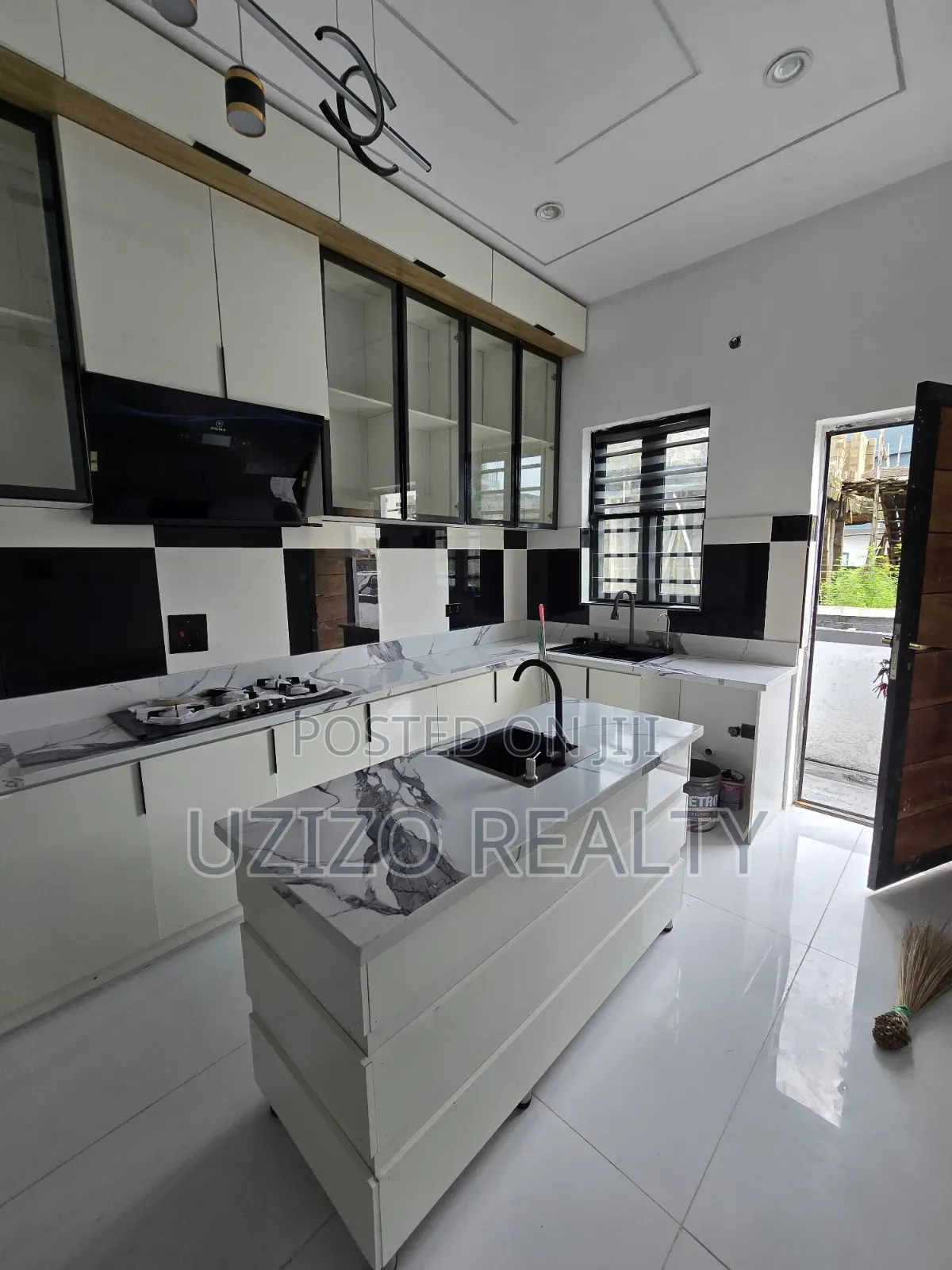 4bdrm Duplex in Sangotedo for sale in Sangotedo
