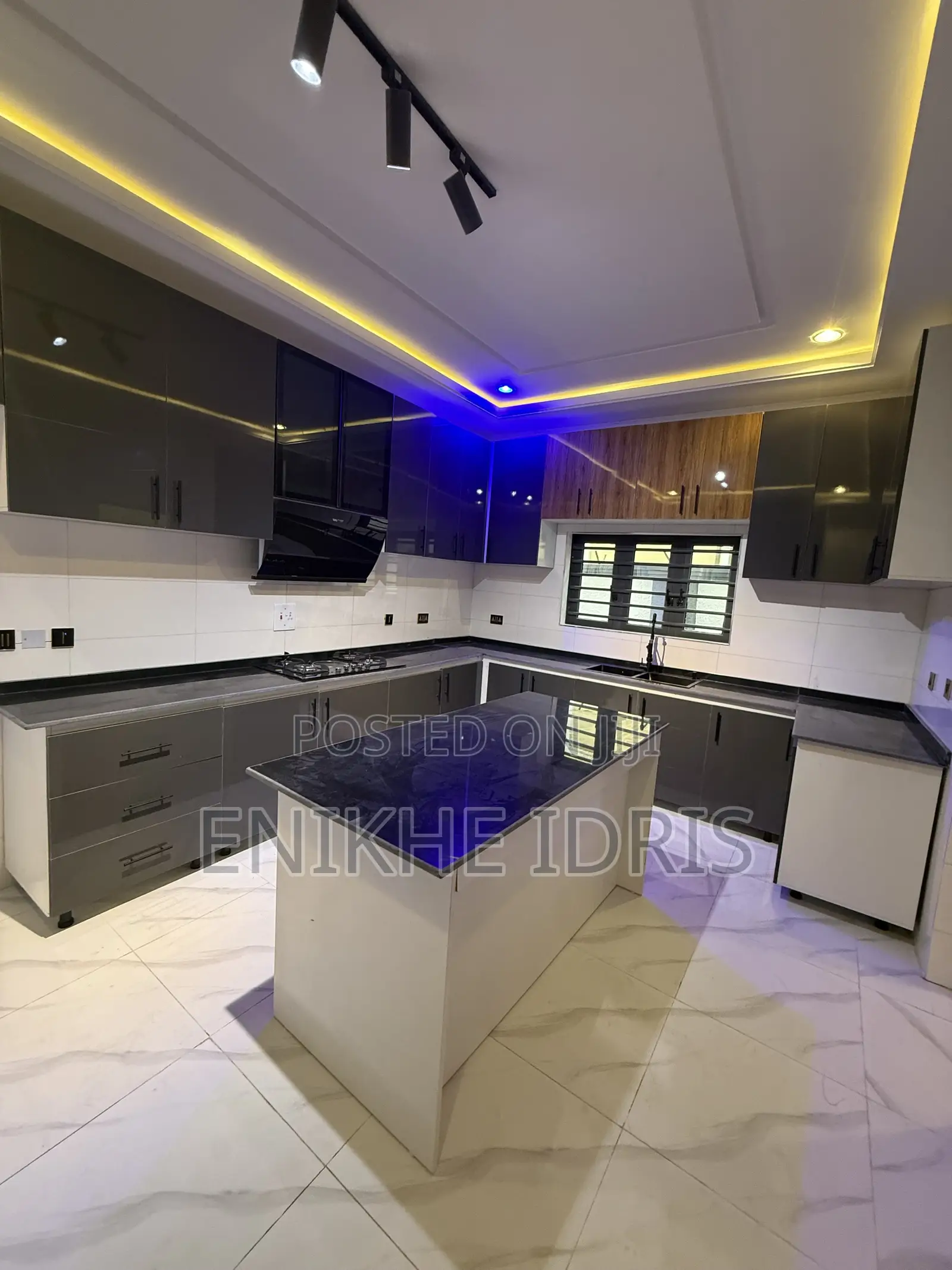 4bdrm Duplex in Nuga, Sabon Lugbe for sale in Sabon Lugbe