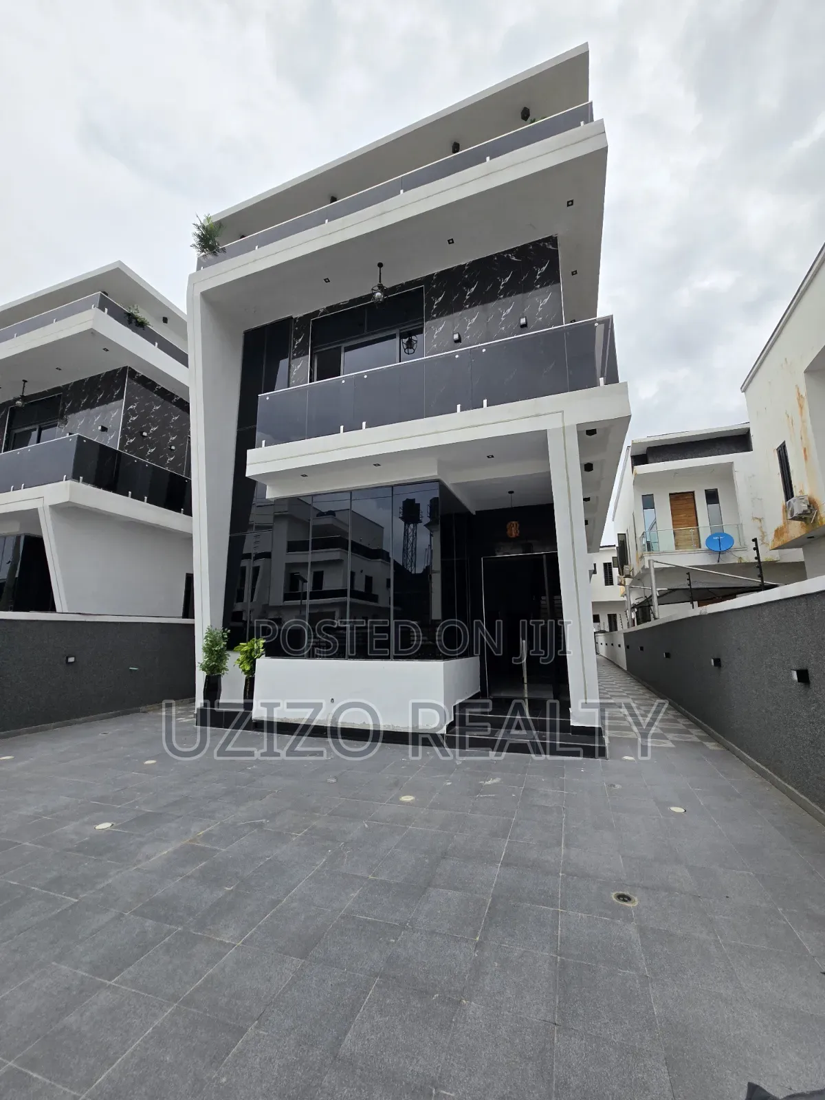 5bdrm Duplex in Sangotedo for sale in Sangotedo