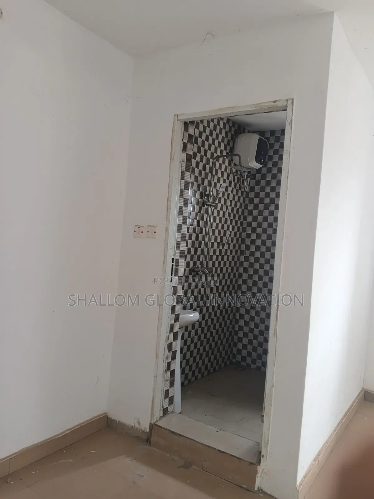 2bdrm Block of Flats in Alafia Estate, Akobo for rent in Akobo