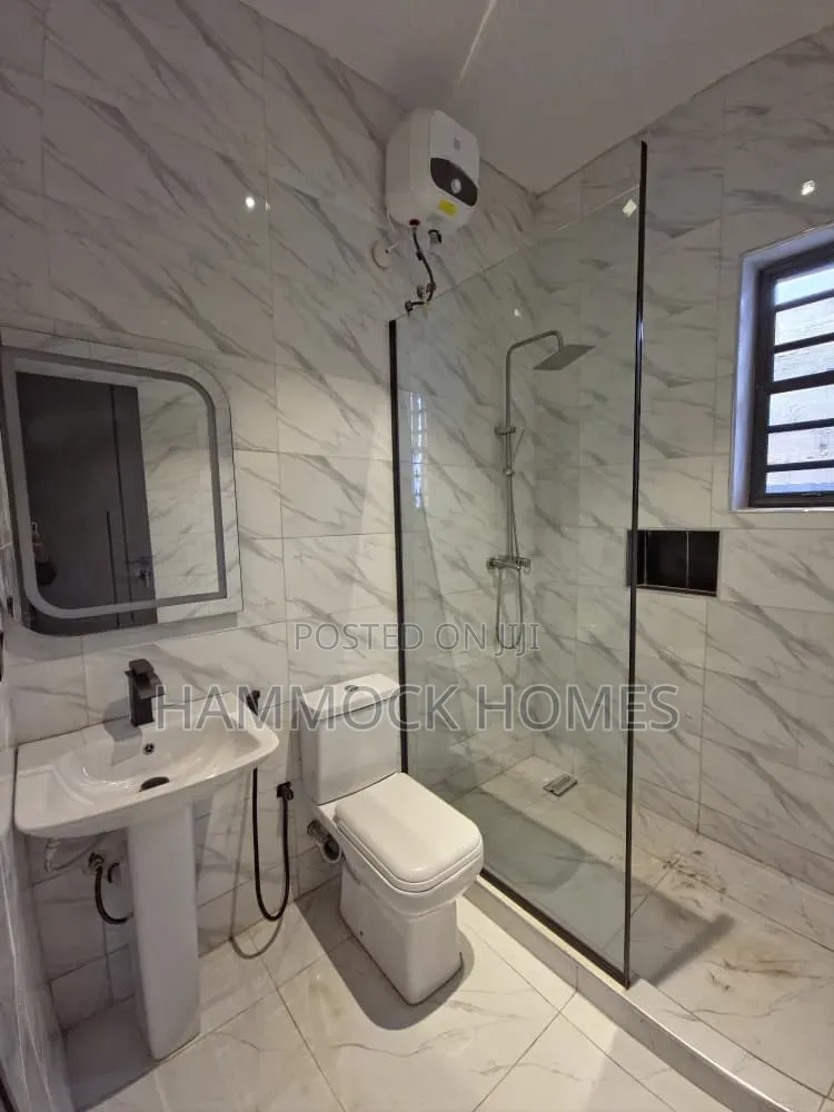 5bdrm Duplex in Okebadan Estate, Akobo for sale in Akobo