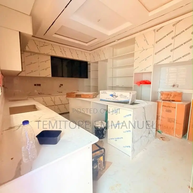Furnished 5bdrm Duplex in GRA Phase 1 for sale in GRA Phase 1