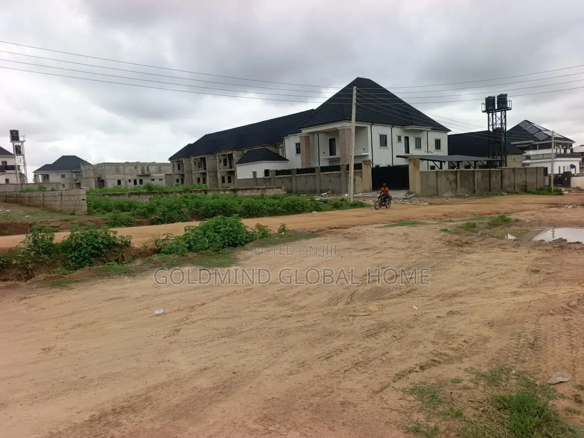 5bdrm Duplex in Lugbe District., FHA for sale in FHA