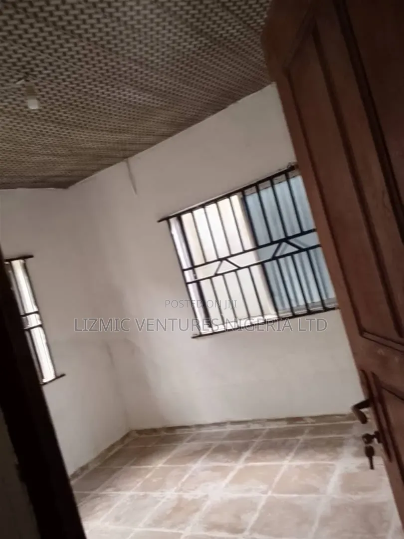 Furnished 1bdrm Bedsitter in Agric Rd, Ikotun / Ikotun/Igando for rent in Ikotun / Ikotun/Igando