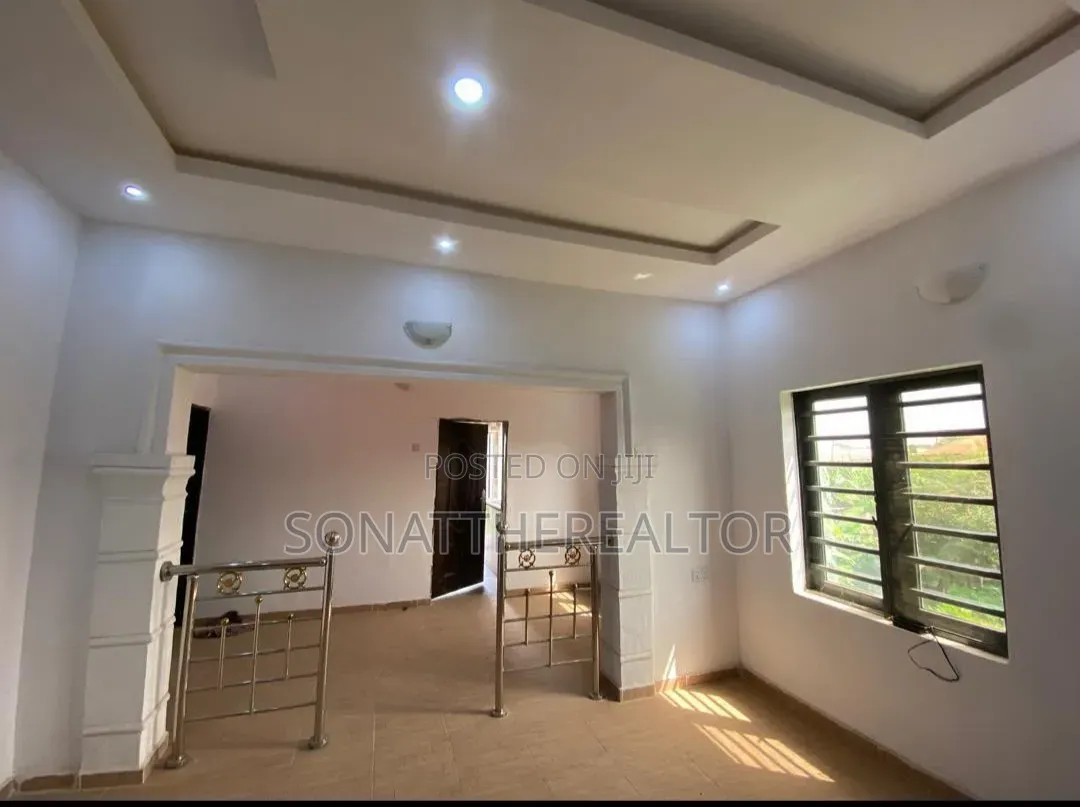 2bdrm Apartment in Oluyole Estate for rent in Oluyole Estate
