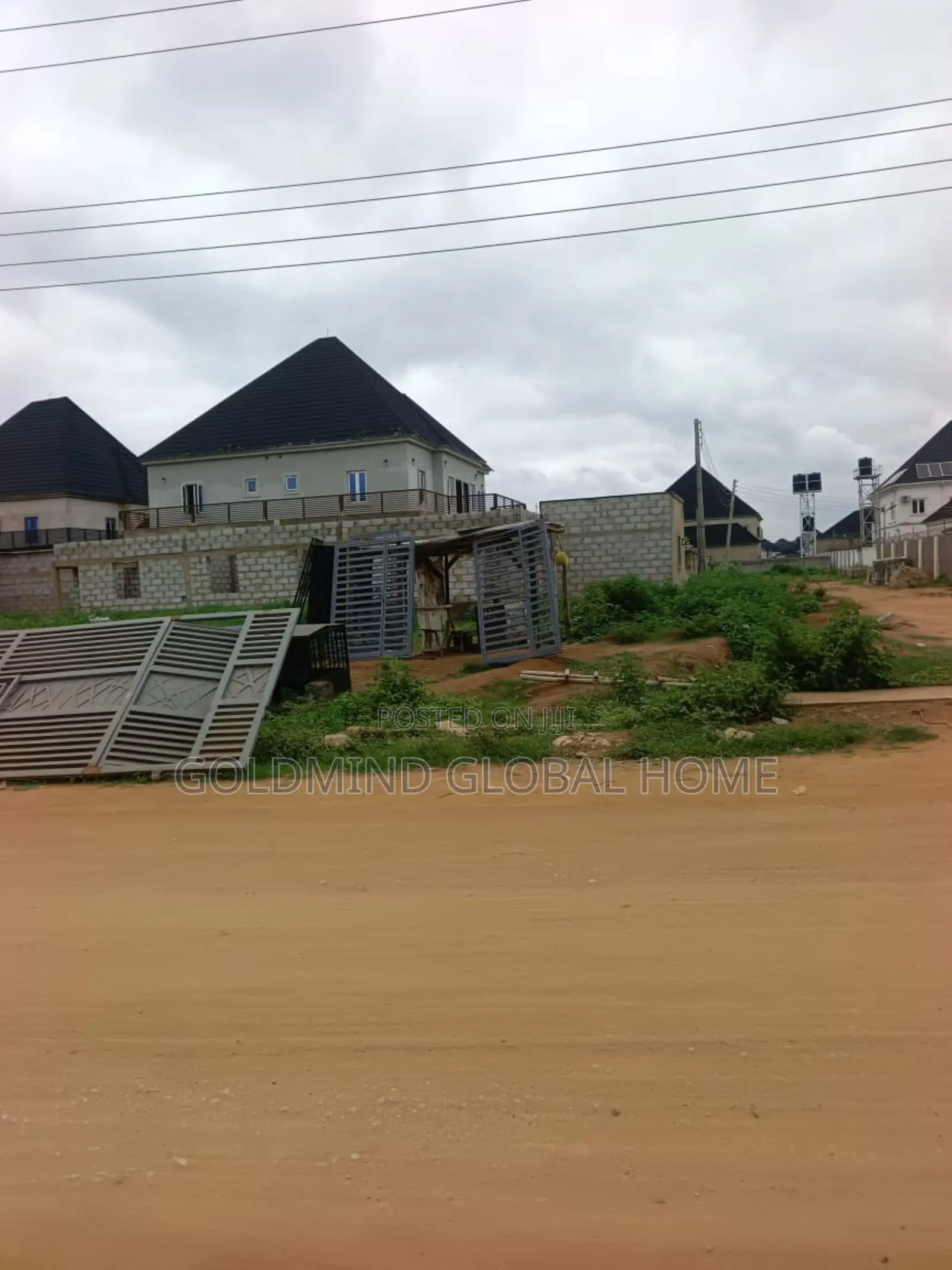 4bdrm Duplex in Lugbe District. for sale in Sabon Lugbe