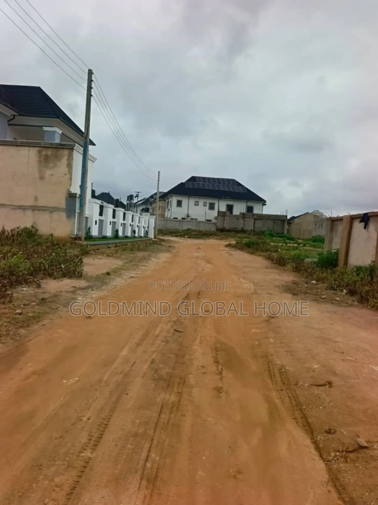 4bdrm Duplex in Lugbe District. for sale in Sabon Lugbe